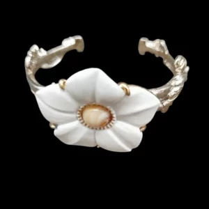 Bracelet fleur couleur ivoire